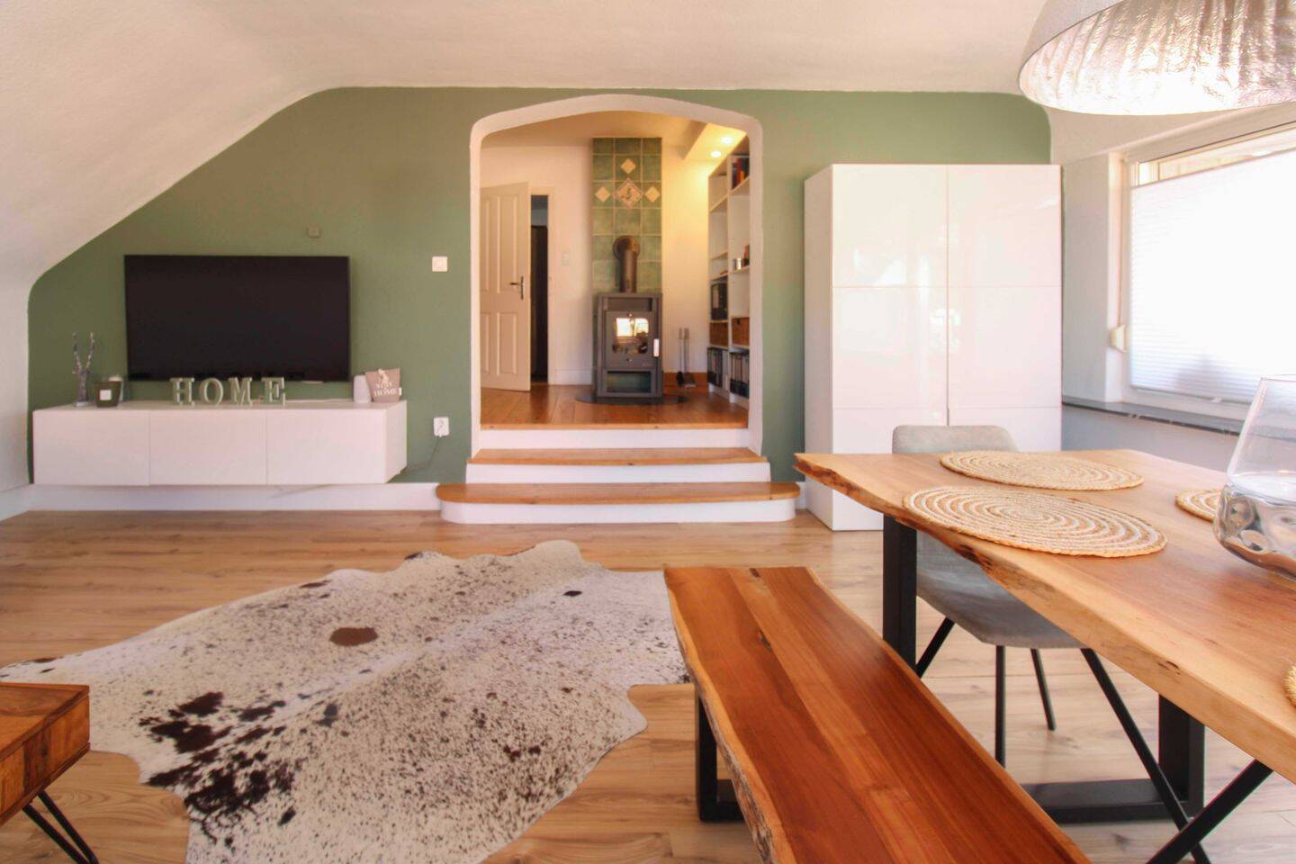 Wohnen mit Charme – großzügige 3,5 Zimmer-Etagenwohnung mit sonnigem Balkon und Garage, 63543 Neuberg
