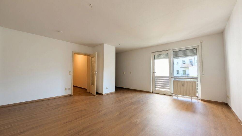 Frisch renovierte 2-Zimmer-Wohnung mit Balkon in Top-Lage von Bayreuth – sofort bezugsfrei!, 95444 Bayreuth (Altstadt City Gartenstadt Kreuzstein Neue Heimat)