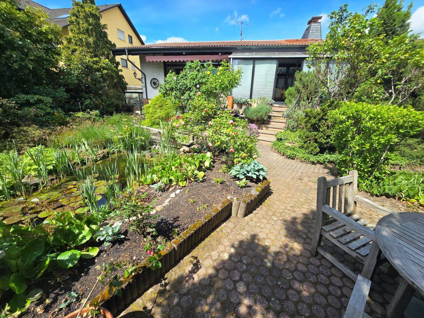 Großzügiges Familienidyll mit 160m², PLUS Einliegerwohnung und traumhaftem Garten!, 68804 Altlußheim