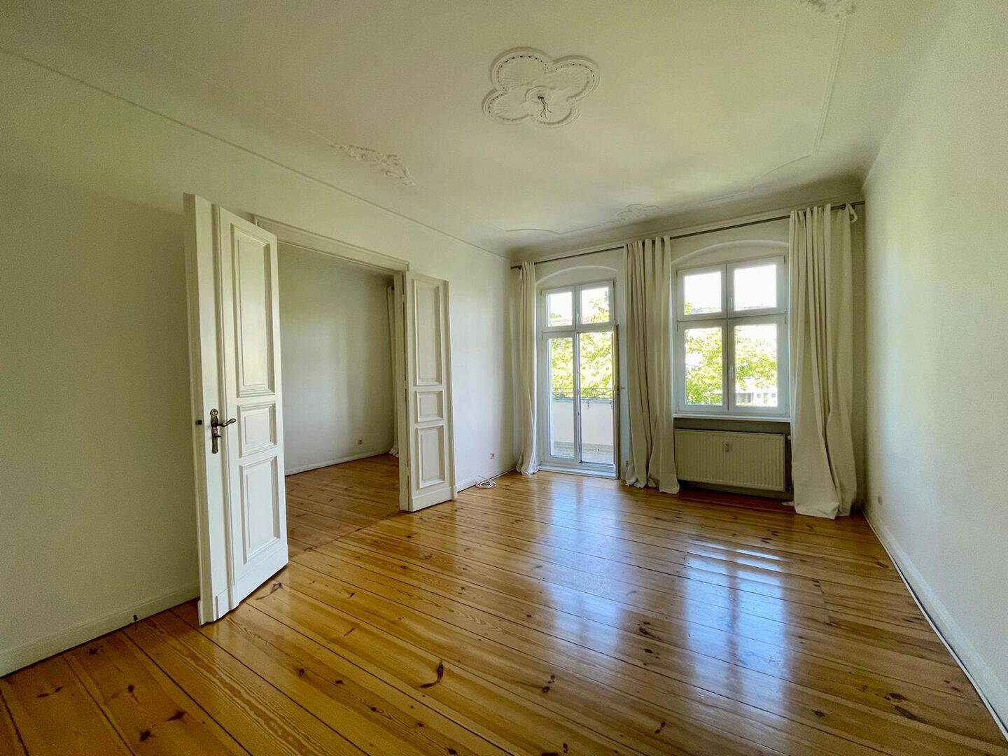 Charmante Altbauwohnung mit sonnigem Balkon, 10587 Berlin (Charlottenburg-Wilmersdorf Charlottenburg)