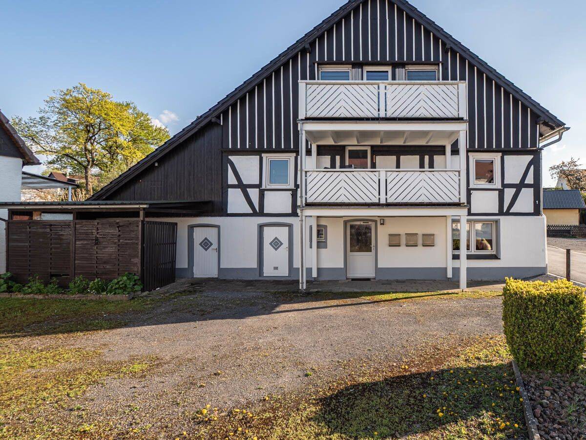 Langfristig vermietetes Mehrfamilienhaus in Sundern-Hachen!, 59846 Sundern (Sauerland)