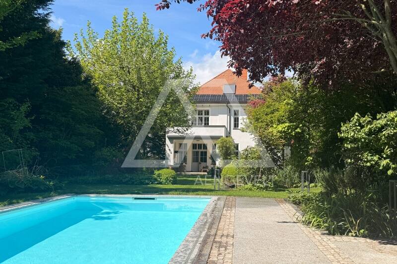 Stadtvilla mit Pool, Atelier & Garten – repräsentatives Wohnen & Arbeiten, 39106 Magdeburg (Alte Neustadt)