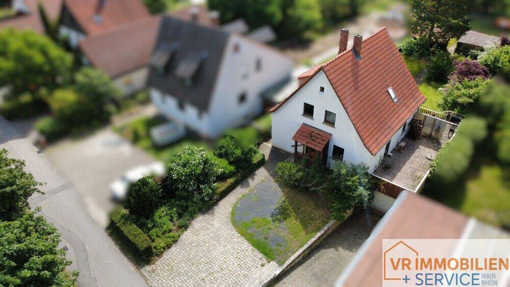 Raus aus der Tür, rein ins Grüne! – Solides Einfamilienhaus mit großem Garten in 97631 Bad Königshofen!, 97631 Bad Königshofen i. Grabfeld