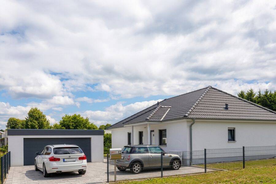 Provisionsfrei* Freistehendes Einfamilienhaus mit Doppelgarage (Bungalow / Bj. 2012) in Bad Bevensen, 29549 Bad Bevensen