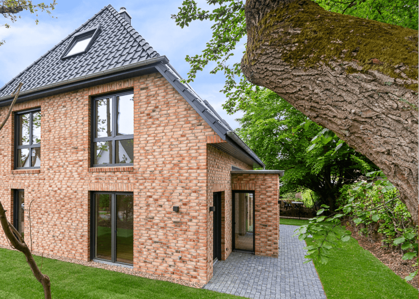 Exklusives Neubau-Einfamilienhaus als Erstbezug in begehrter Lage