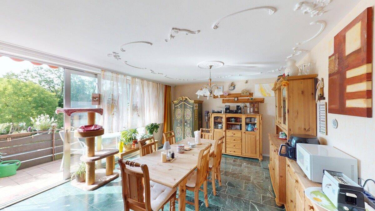 Familienparadies mit 165 m² Wohnfläche – 5 Zimmer, 2 Balkone, Kamin & Garage in Forchheim, 76287 Rheinstetten