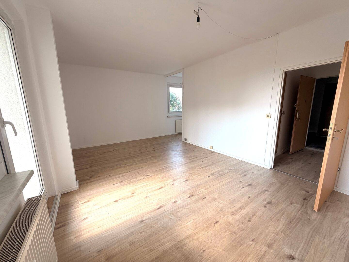 1 Monat Kaltmiete sparen**gemütliche 1 Zimmer Wohnung mit Badewanne im 2. OG**, 8529 Plauen