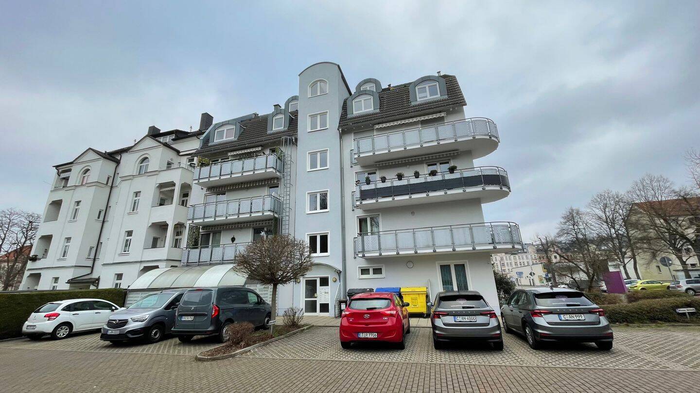 gemütliche 2-Raum-Wohnung mit großem Balkon, Stellplatz und Badewanne – Chemnitz – Bild 1 von 1