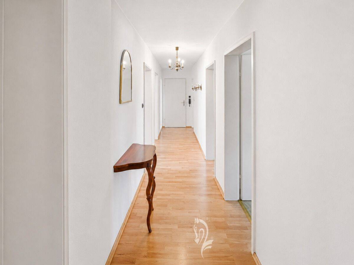 Mehrgenerationenhaus oder Wohnen und Vermieten – großzügiges Zweifamilienhaus mit Garten, 97299 Zell a. Main