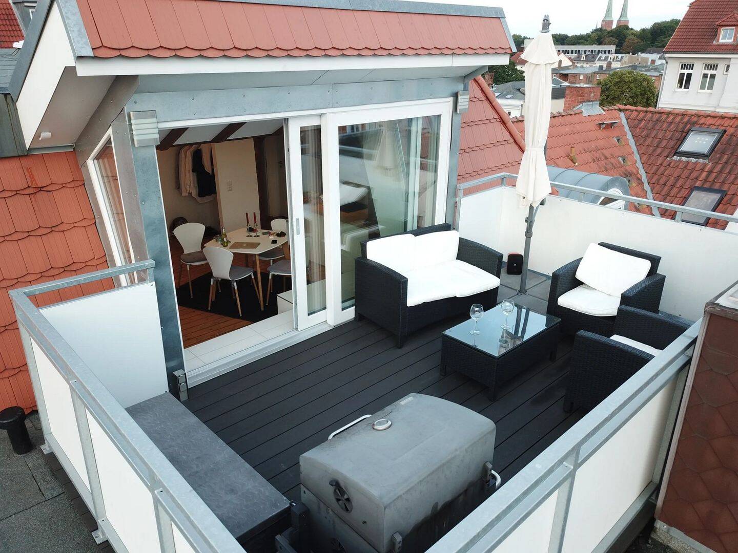 Top Ausstattung und Schicke 2-Zimmer Wohnung mit XXL Terrasse, 23558 Lübeck (Buntekuh Sankt Lorenz Nord Sankt Lorenz Süd)