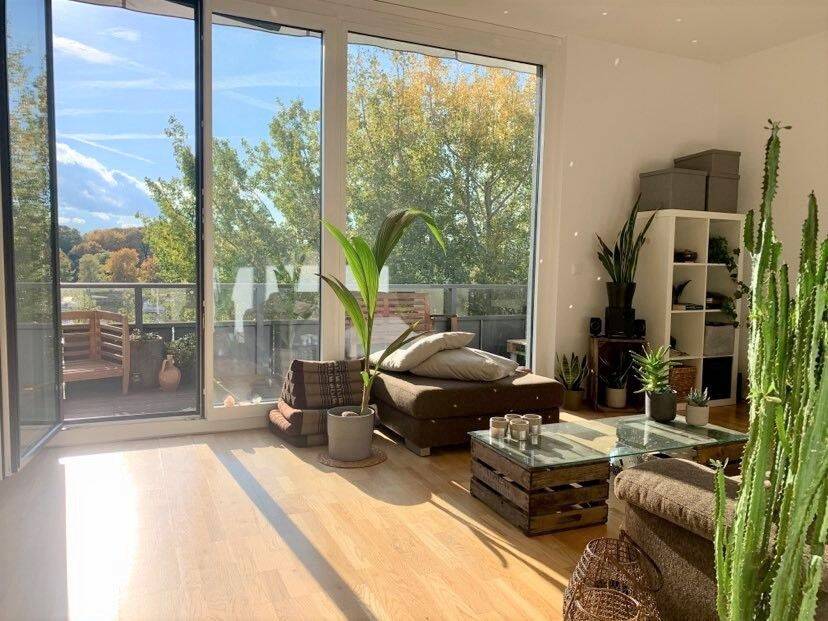 3-Zi-Wohn 95 qm (befristet, vollmöbliert) – Ruhig, sonnig, zentral mit Wasserblick (Sep.-Apr., ggf. länger), 10245 Berlin (Friedrichshain-Kreuzberg Friedrichshain)