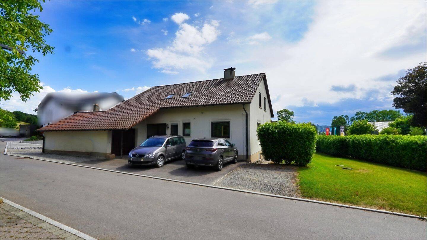 GROSSZÜGIGES EIN-ZWEI-FAMILIENHAUS MIT GROSSEM GRUNDSTÜCK BEZUGSFREI, 88699 Frickingen