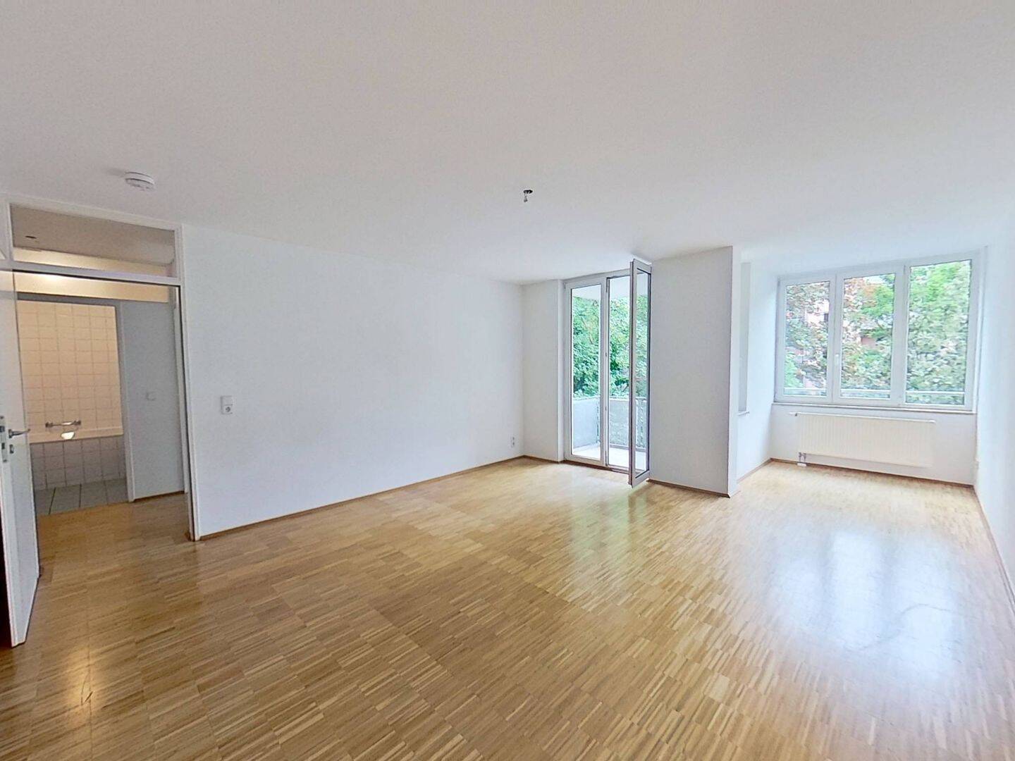 ** Große 2-Zimmer-Wohnung mit BALKON und BADEWANNE in Leipzig **, 4129 Leipzig (Eutritzsch)