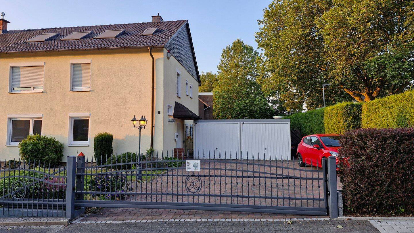 Erdgeschosswohnung mit Terrasse, Garten, Garage plus Stellplatz, 44892 Bochum (Langendreer)