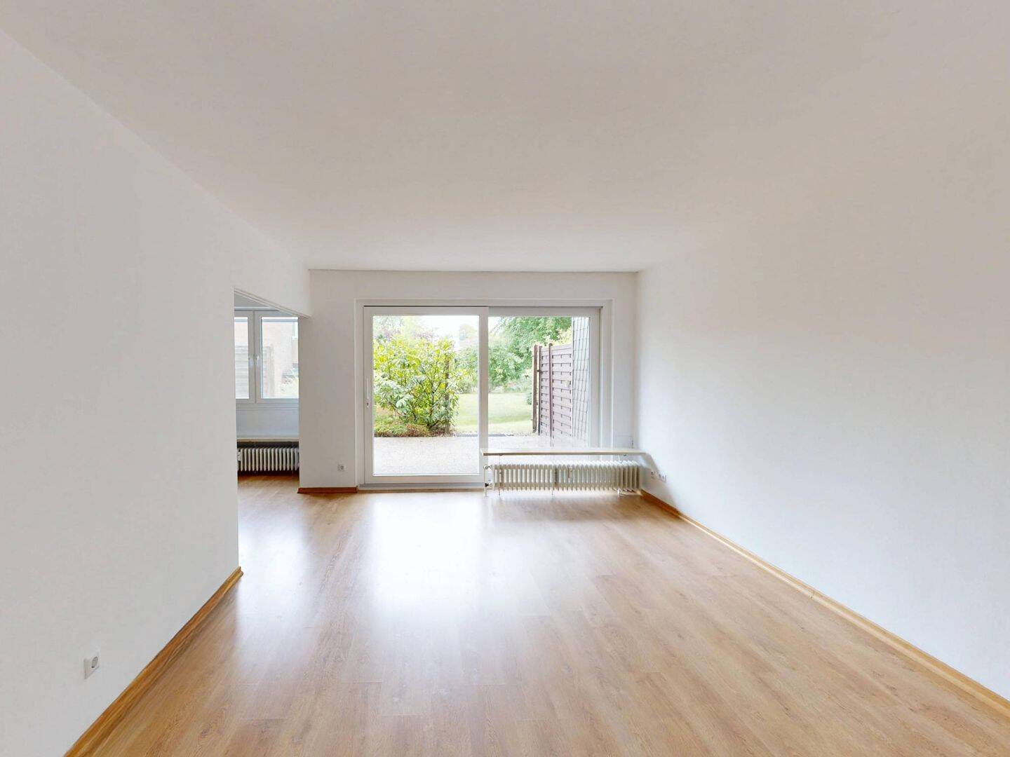 Große 2-Zimmer-Wohnung mit TERRASSE, GARTEN und EBK in direkter Nähe zur Leuphana-Universität, 21335 Lüneburg