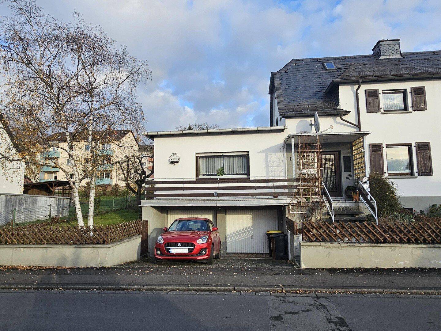 Doppelhaushälfte mit Anbau und Doppelgarage, 35745 Herborn
