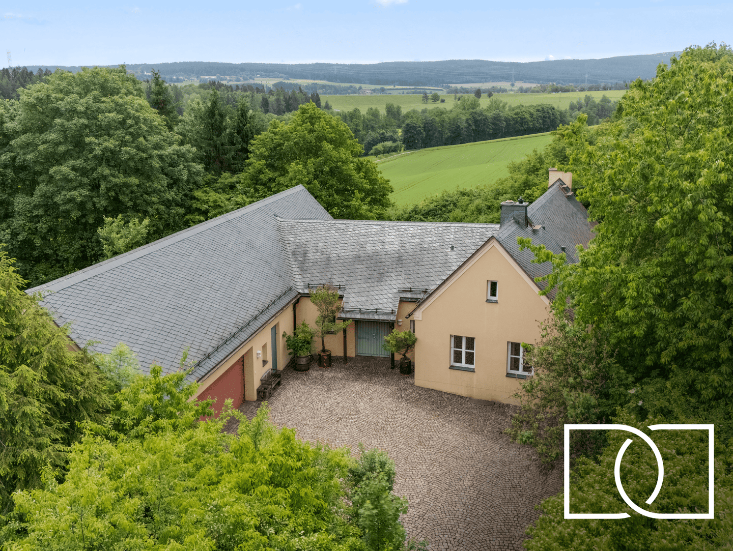 Traumhafte Alleinlage! Barrierearmer Bungalow mit 2.951m² Grundstück, Keller und Schwimmbad, 95126 Schwarzenbach a.d. Saale