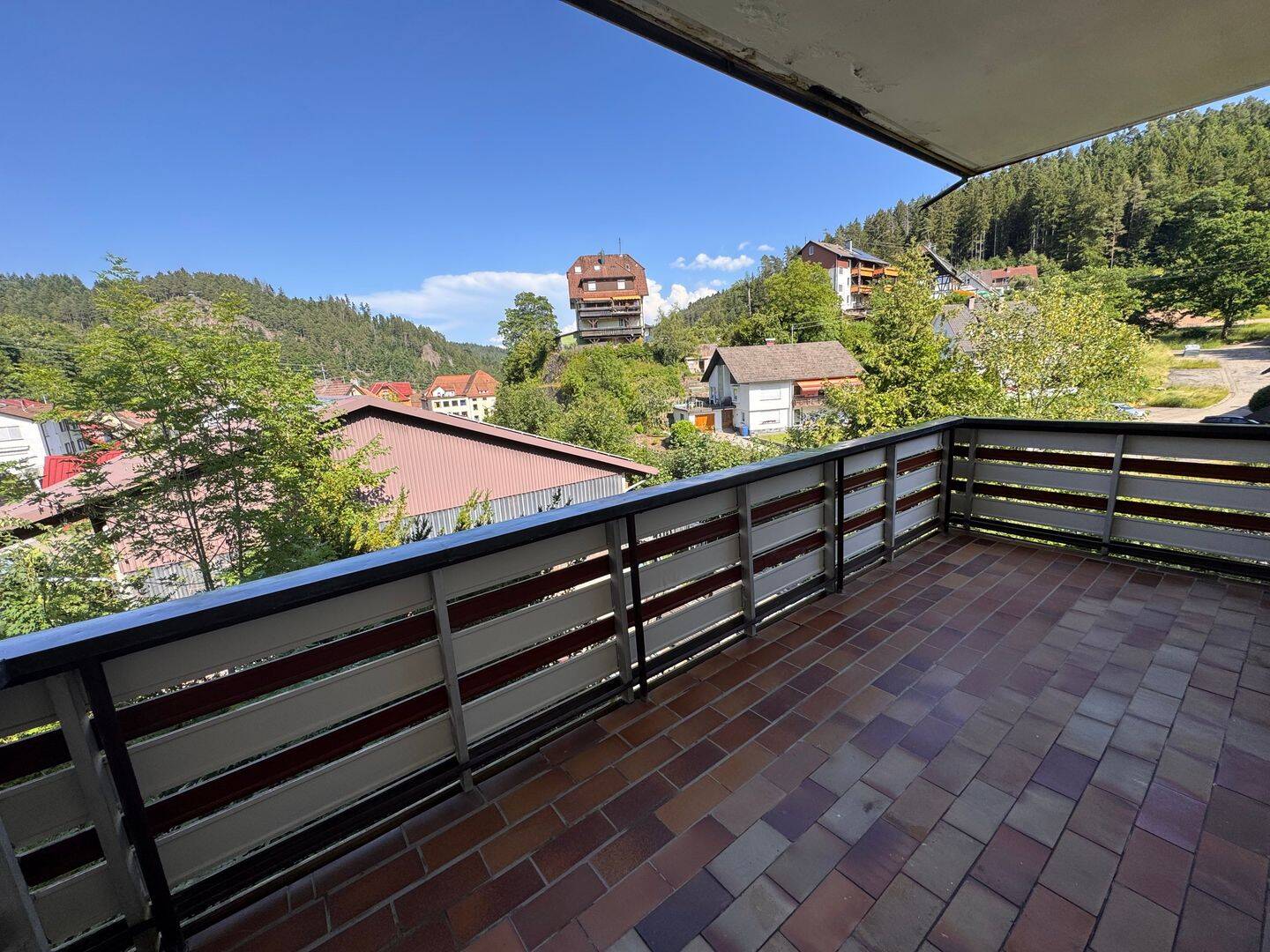 Erstbezug nach Modernisierung: 4-Zimmer Wohnung mit Balkon, 78730 Lauterbach