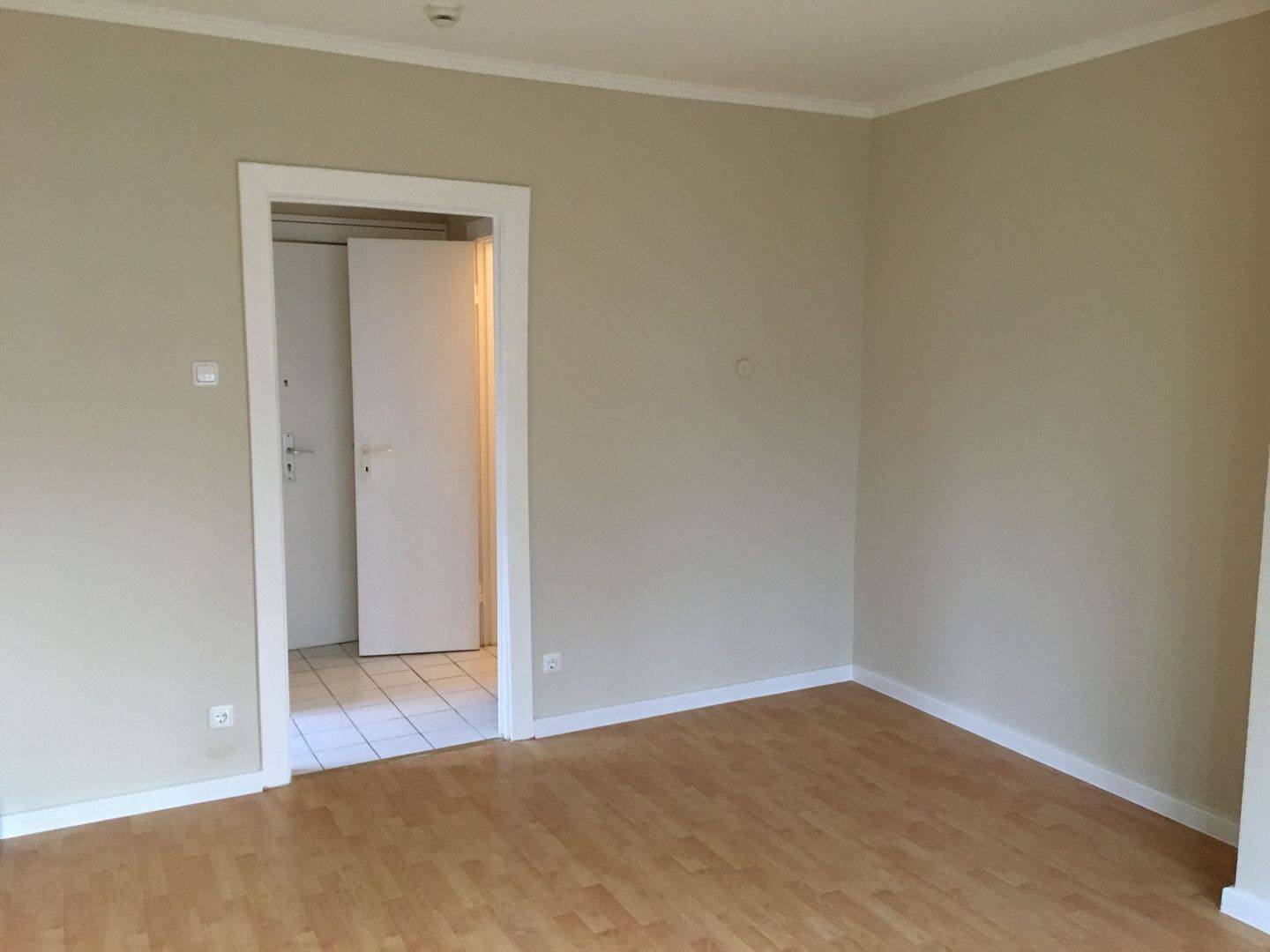 Renoviertes Ein-Zimmer-Apartement mit Blick ins Grüne, 22299 Hamburg (Hamburg-Nord Winterhude)