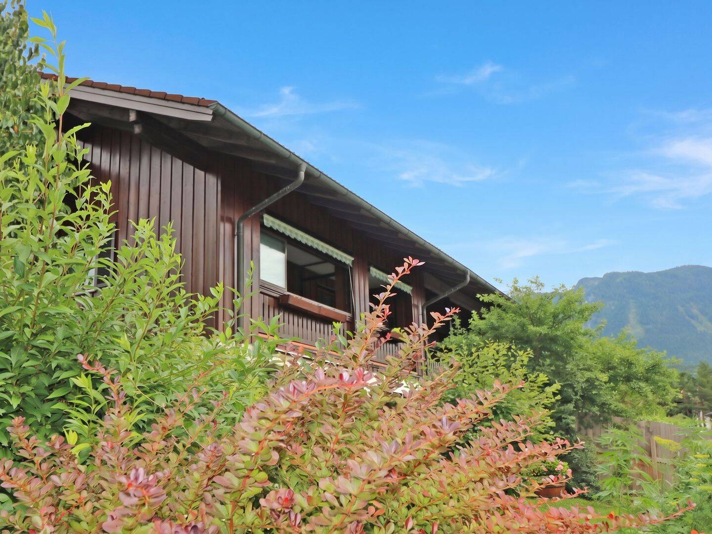 Großzügige 3-Zimmer-Wohnung mit Loggia und Bergblick, 83435 Bad Reichenhall