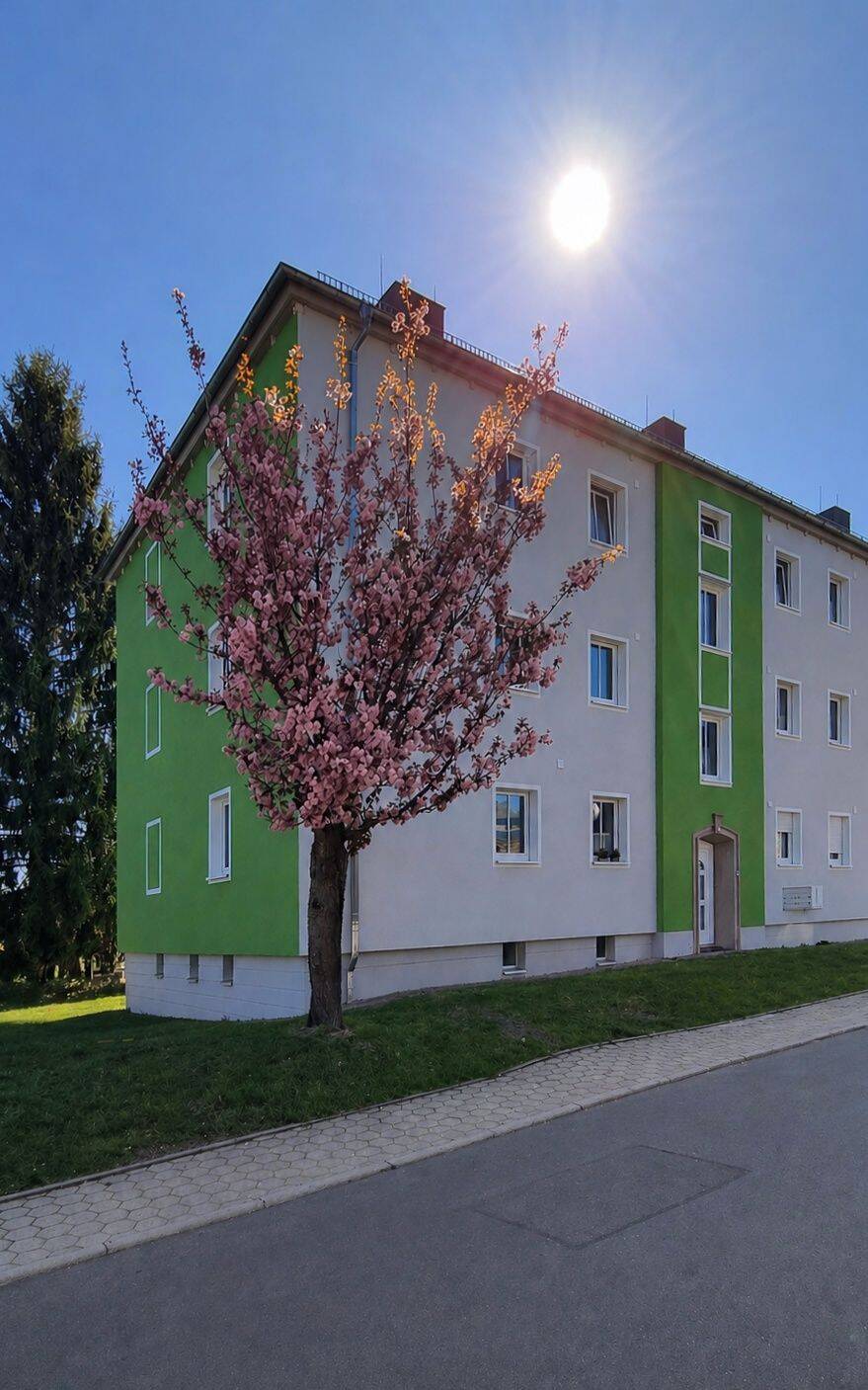Erstbezug! 3-Raum WE mit Balkon und ebenerdiger Dusche, 7907 Schleiz