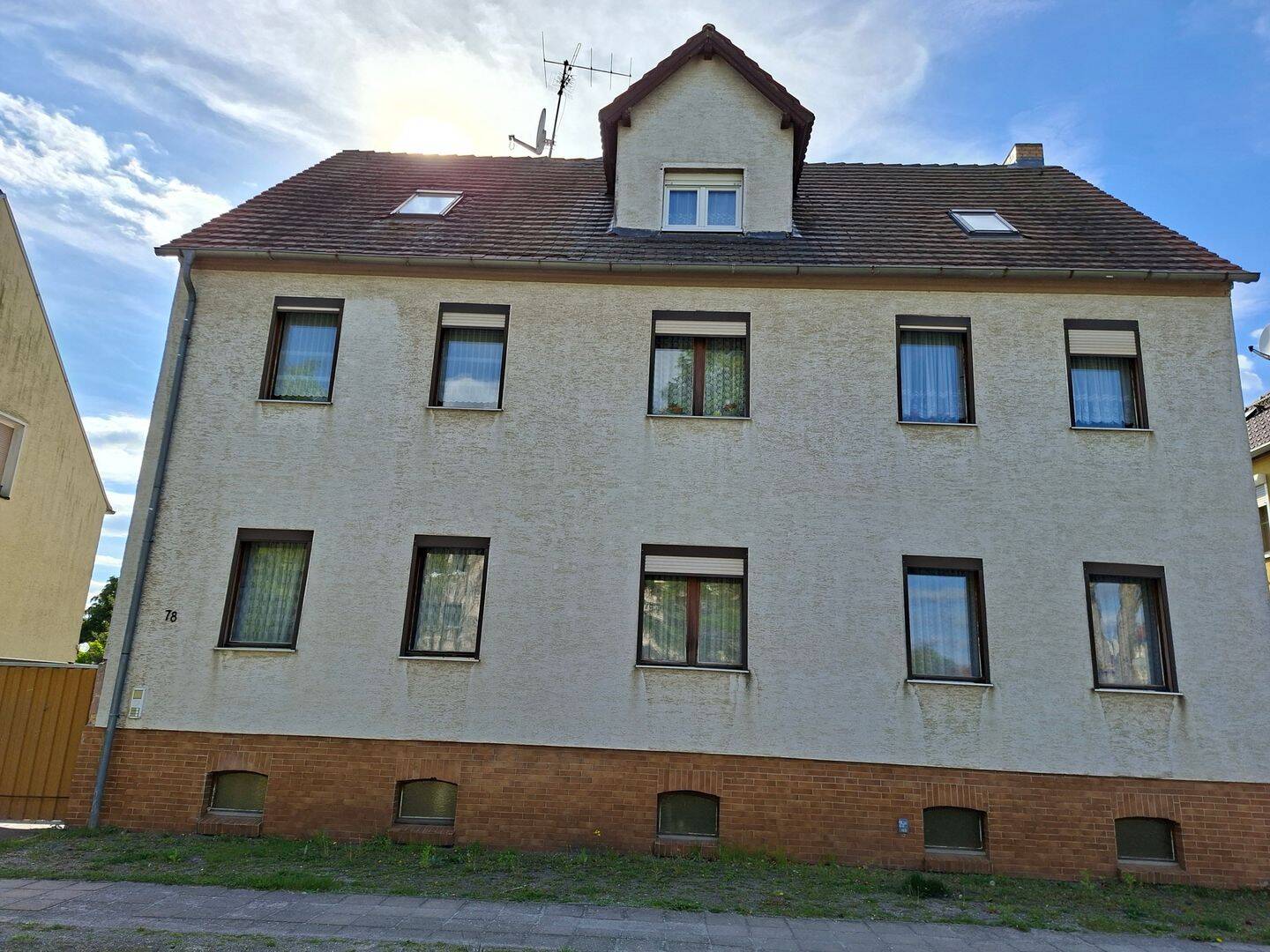 Mehrfamilienhaus mit 16 Zimmern in ruhiger Kleinstadt Finsterwalde, 3238 Finsterwalde