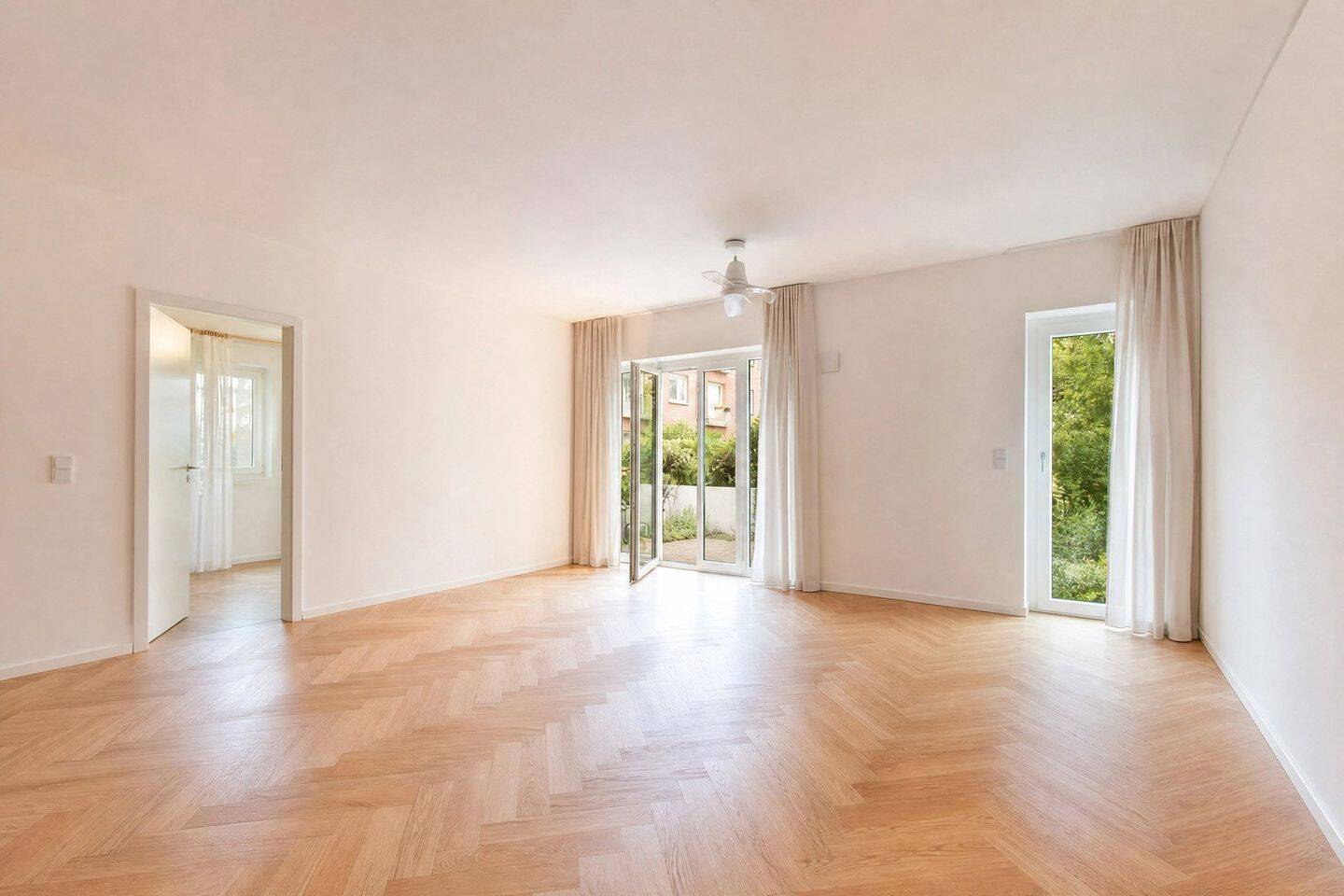Vollsanierte 3-Zimmer-Wohnung mit 30 m² Terrassen und Kamin in begehrter Lage von Sachsenhausen-Süd, 60598 Frankfurt am Main (Sachsenhausen)