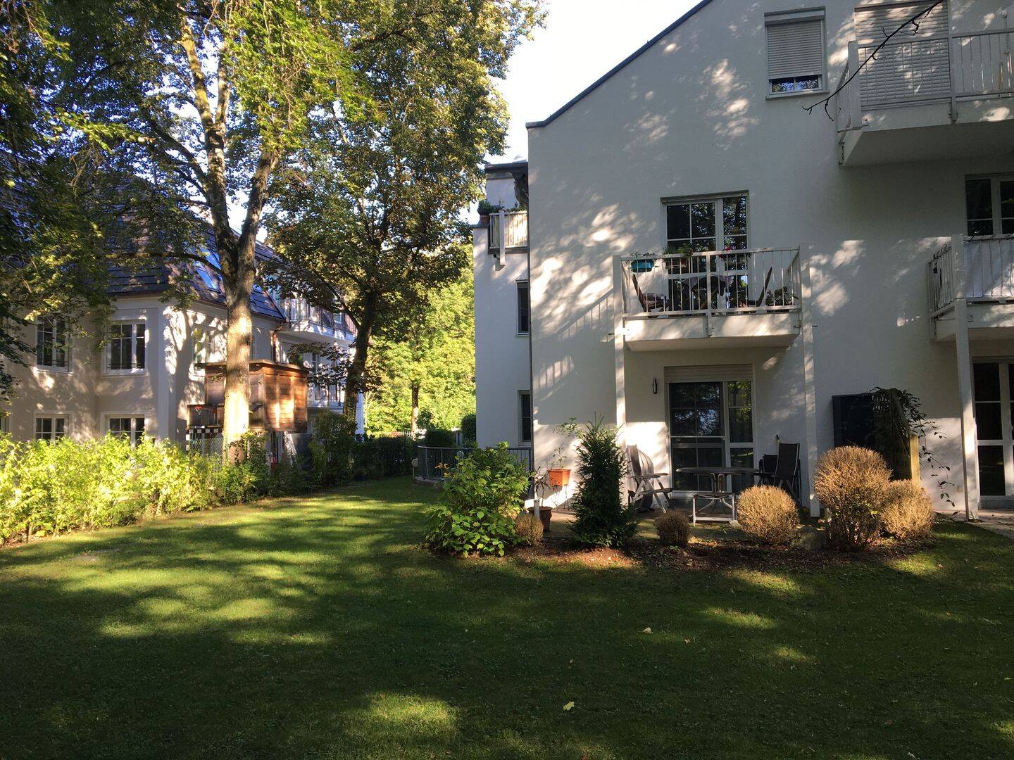 Exklusive, geraumige und modernisierte Wohnung mit drei Zimmern in Top Lage Harlaching/Menterschwaige ❗️von PRIVAT❗️ – 81545 München – Bild 1 von 3