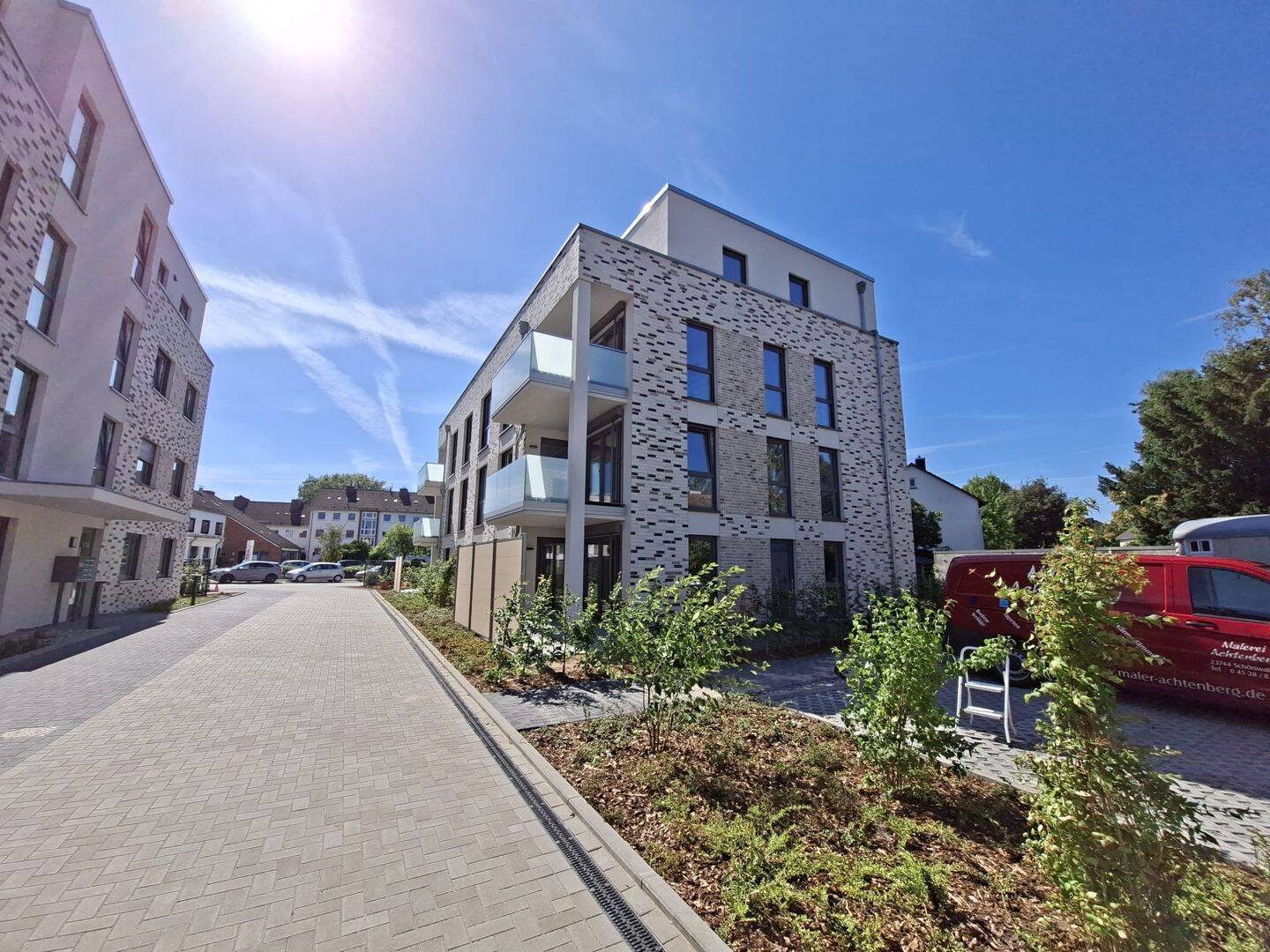 Hochwertige 4-Zimmer-Wohnung mit Balkon und Stellplatz, 23562 Lübeck (Sankt Jürgen)
