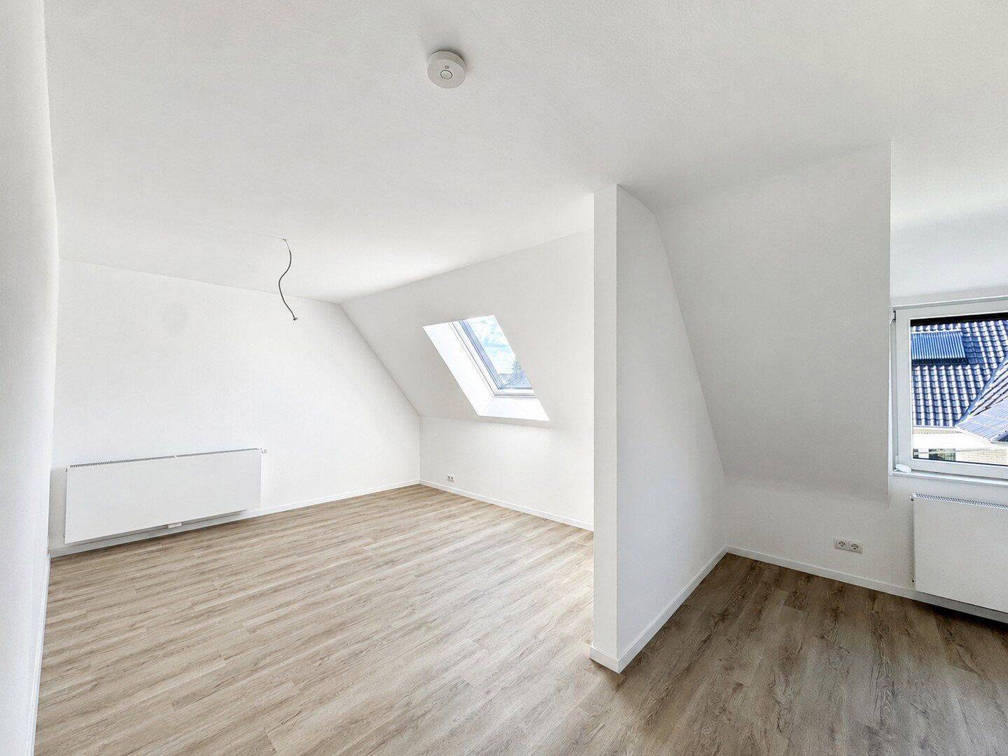 Erstbezug nach hochwertiger Sanierung: Moderne Doppelhaushälfte mit sonniger Terrasse, 28876 Oyten
