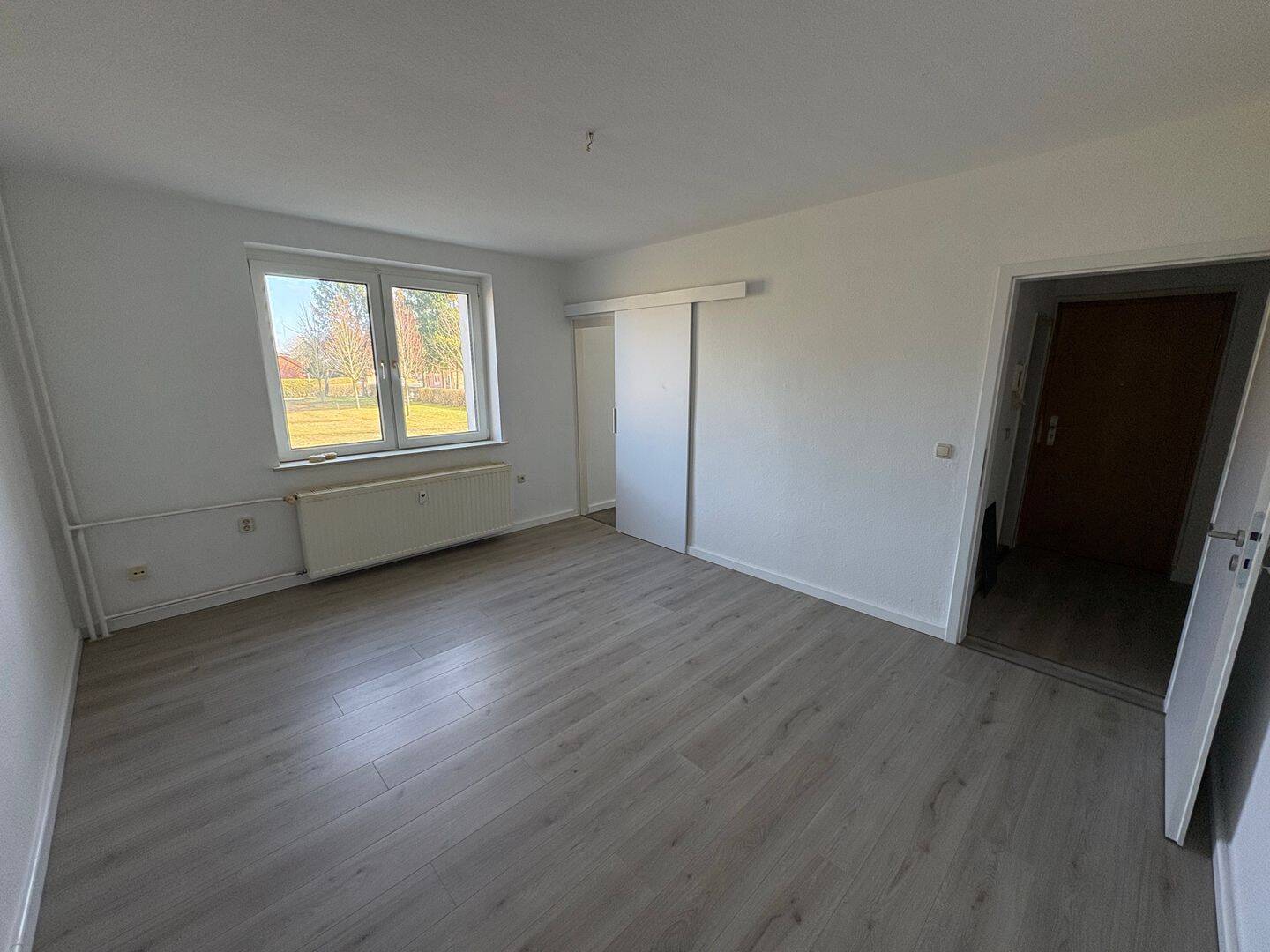 Preiswerte, frisch renovierte 1-Raumwohnung  für Singels oder Pendler!, 19374 Mestlin