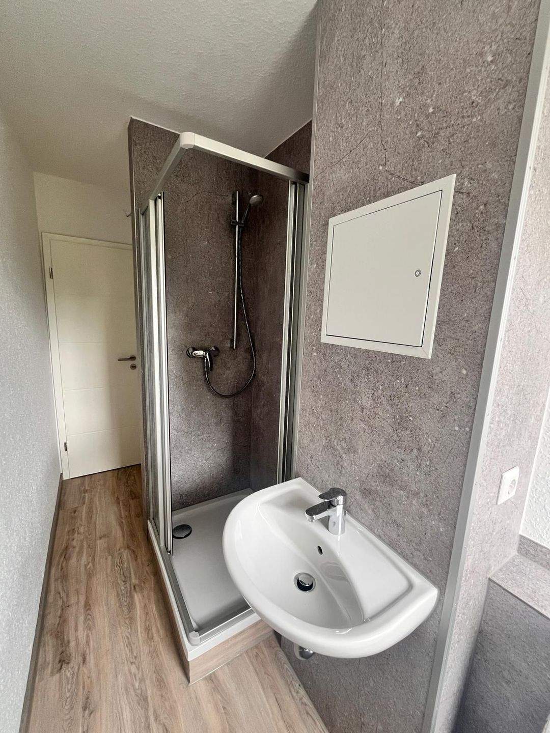 Colditz: Traumhaft renoviert mit Dusche, 4680 Colditz