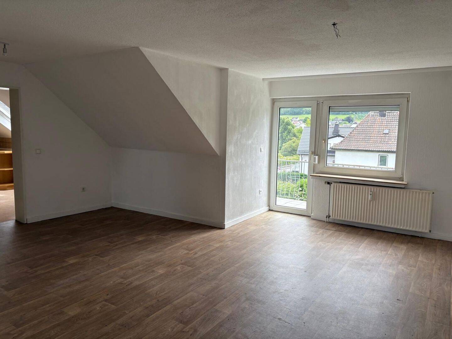 Dachgeschosswohnung mit Süd-Balkon, 59846 Sundern (Sauerland)
