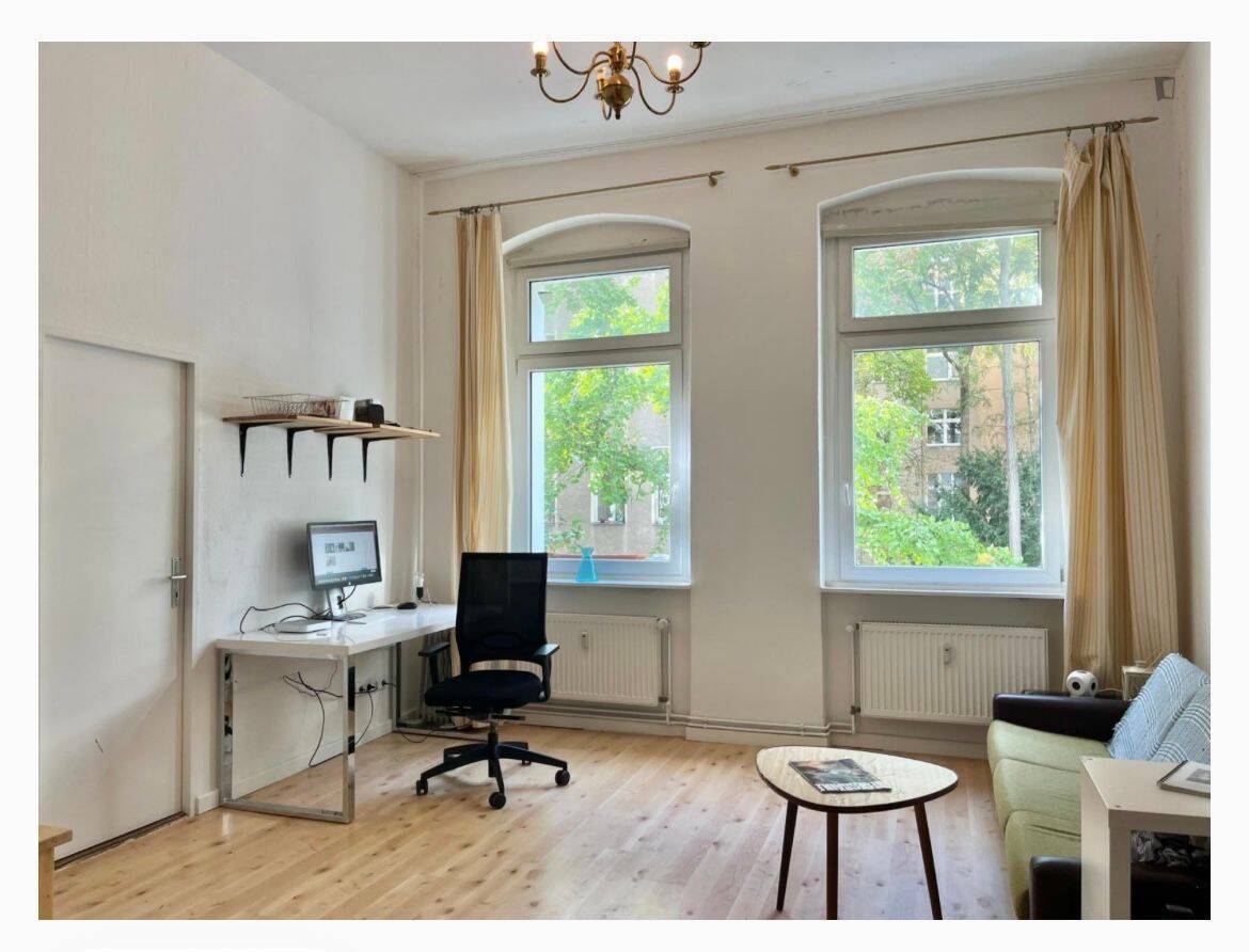 Well located studio, large, comfortable, quiet with high ceilings, 10553 Berlin (Mitte Moabit)