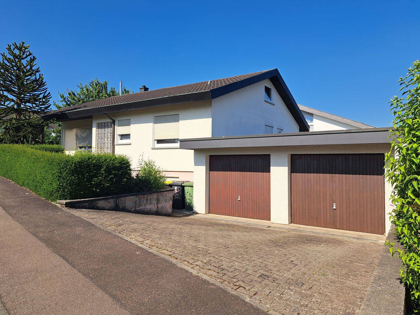 Sofort einziehen ohne Modernisierungsaufwand! Gepflegtes Einfamilienhaus in schöner Lage!, 75443 Ötisheim