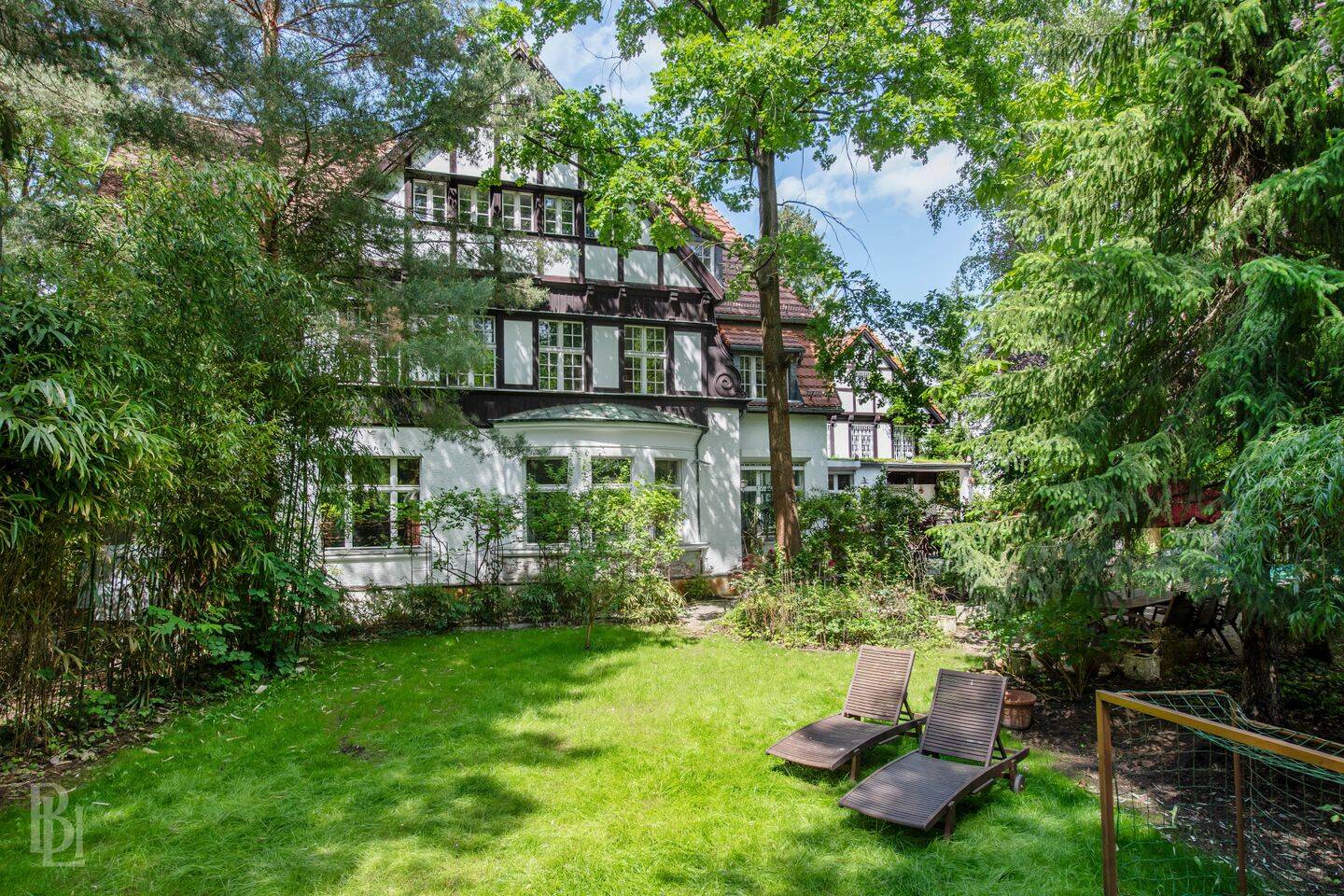 Zwischen Schlachtensee und City – Eine Fachwerk-Villa voller Atmosphäre, 14129 Berlin (Steglitz-Zehlendorf Nikolassee Zehlendorf Schlachtensee)