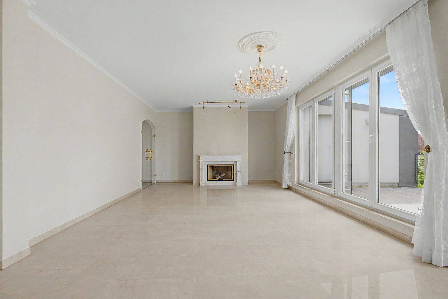 Exklusives Wohnen auf 176 m² – Penthouse mit 2 Terrassen, Kamin und neuer Einbauküche
