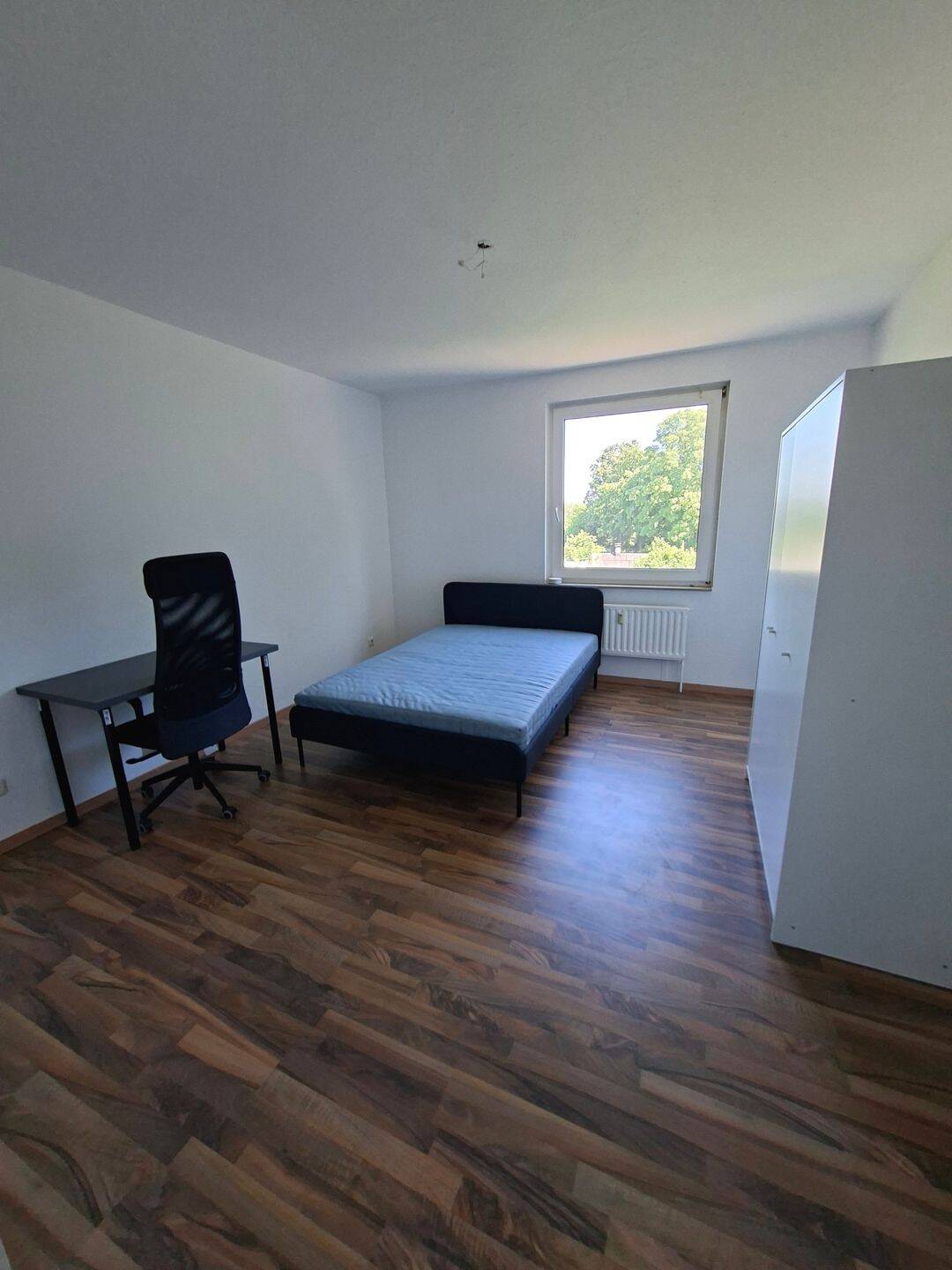 D – Lierenfeld *** möbliertes WG Zimmer***, 40231 Düsseldorf (Eller Lierenfeld)
