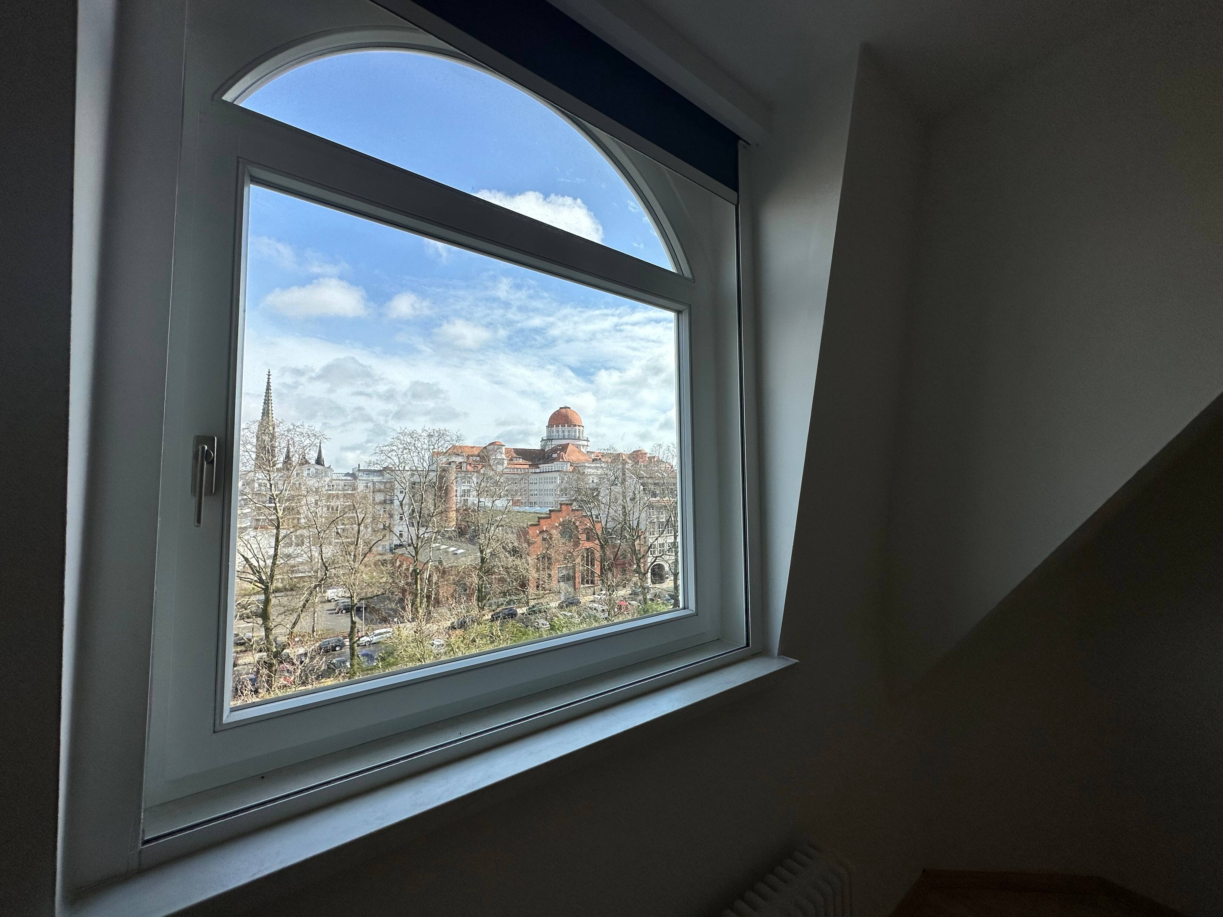 Penthouse Wohnung mit Klimaanlage über den Dächern der Stadt ab sofort zu vermieten, 4107 Leipzig (Zentrum Zentrum-Süd)