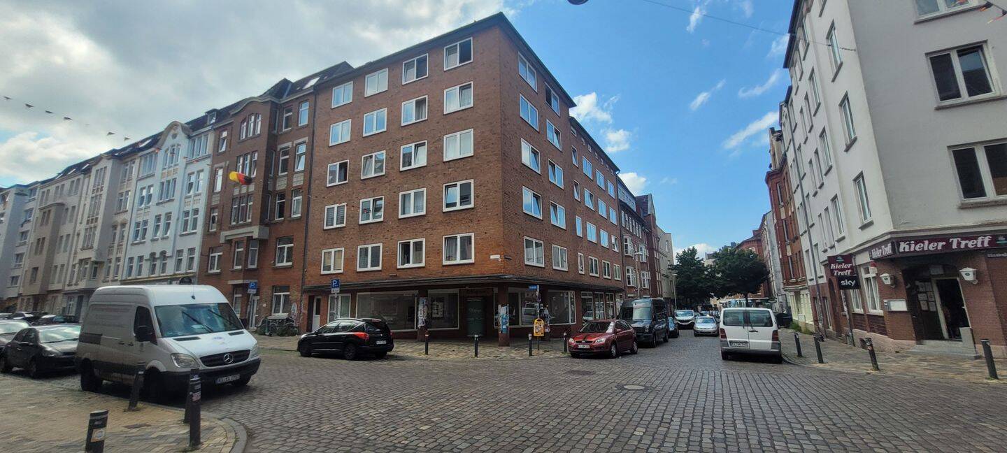 Helle, neu renovierte Wohnung im 4. OG – sofort bezugsfrei, 24143 Kiel (Gaarden-Ost Gaarden-Süd)