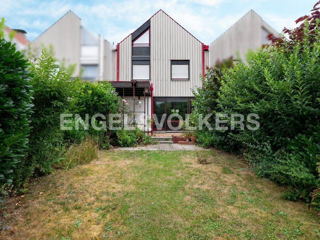 Familienfreundliches Zuhause in begehrter Wohnlage mit viel Platz und einem sonnigen Garten, 97422 Schweinfurt