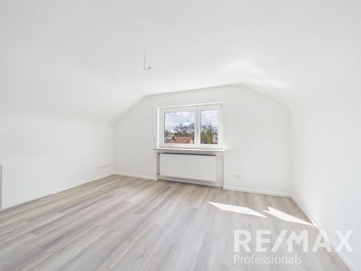 Renovierte 3-Zimmer-Dachgeschoss-Wohnung in Waiblingen-Bittenfeld, 71336 Waiblingen