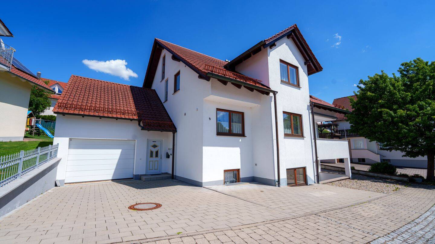 Mehrfamilienhaus mit Charme und Perspektive, 89165 Dietenheim