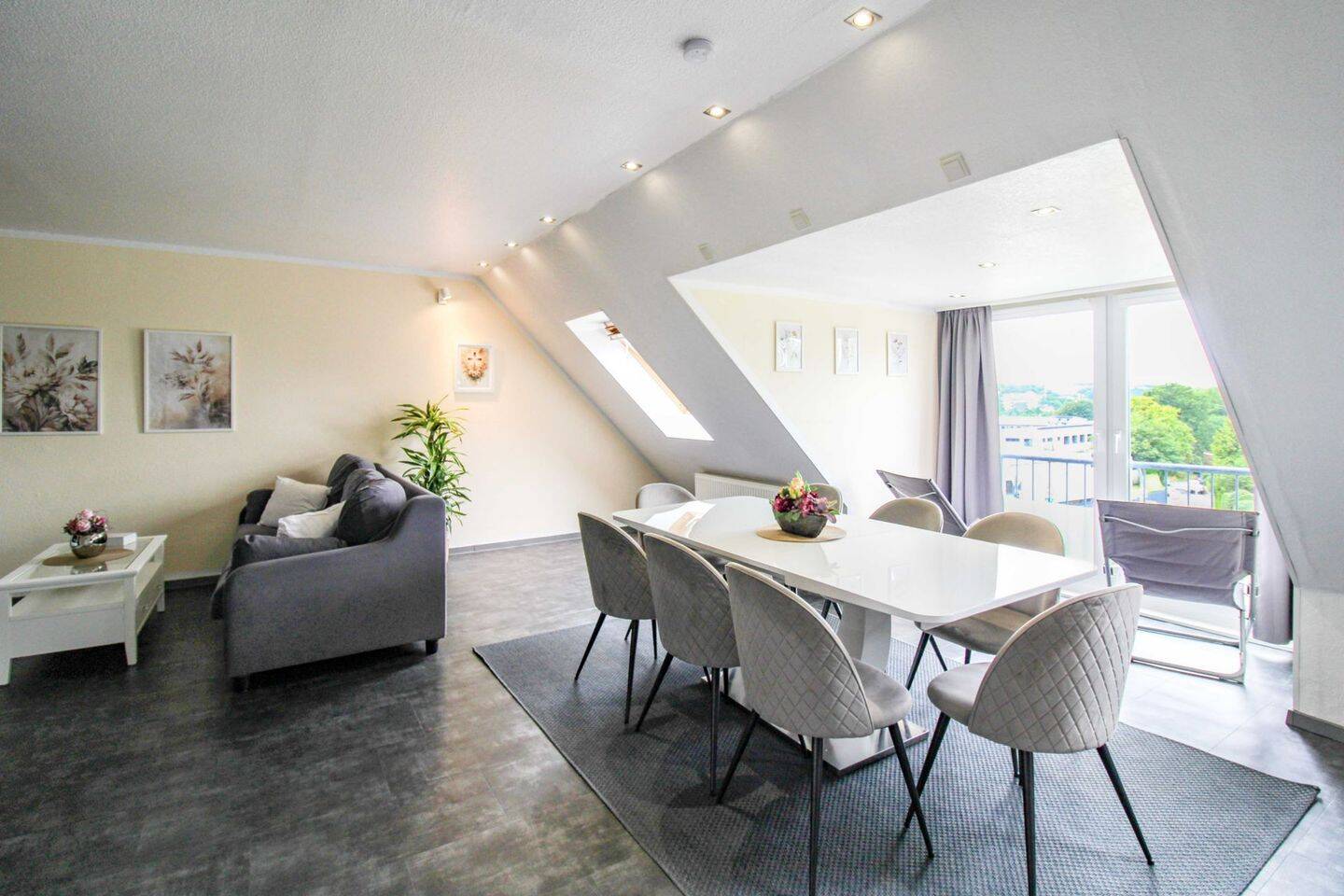 Stilvolle Maisonette mit Platz, Komfort und zwei Stellplätzen, 42551 Velbert