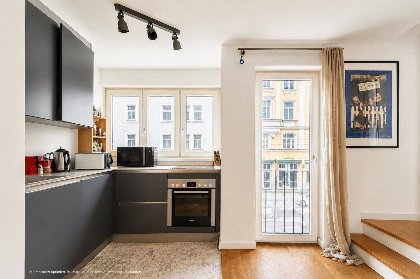 AIGNER – Mitten in der Maxvorstadt: Helle 2-Zimmer-Wohnung mit Westbalkon, 80797 München (Maxvorstadt Milbertshofen-Am Hart Neuhausen-Nymphenburg Schwabing-West)