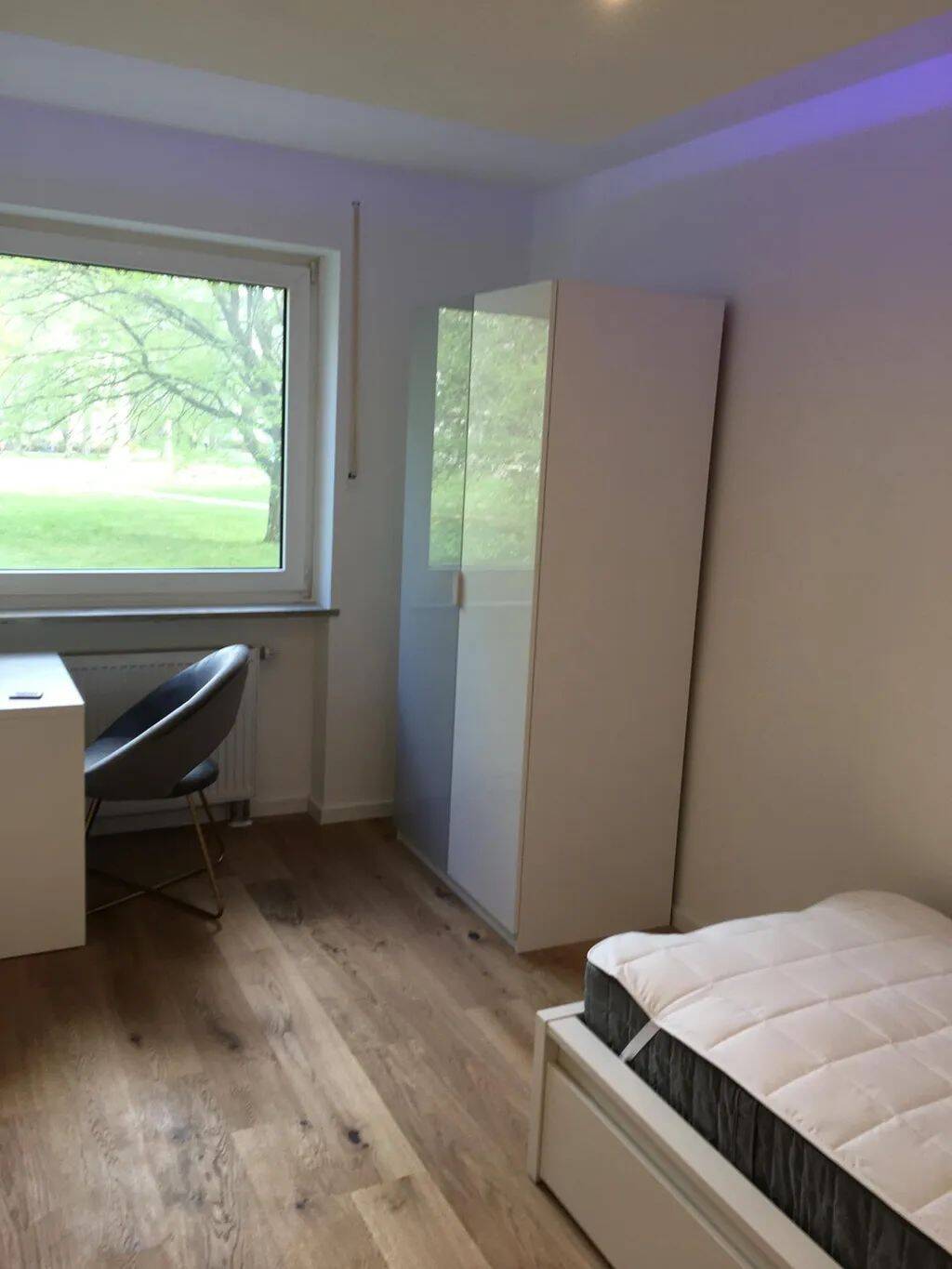 Geräumiges Zimmer in harmonischer WG / Solothurnerstraße 28 / EG / WE17 / Zi.2, 81475 München (Thalk. Obersendl.-Forsten-Fürstenr.-Solln)