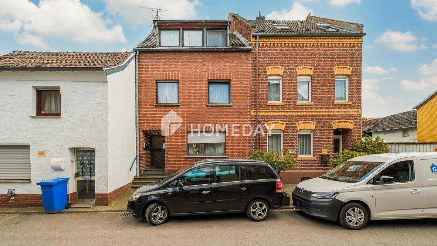 Zukunftssicheres Investment: Vielseitiges MFH mit vier Wohneinheiten, Garten und Innenhof, 50171 Kerpen