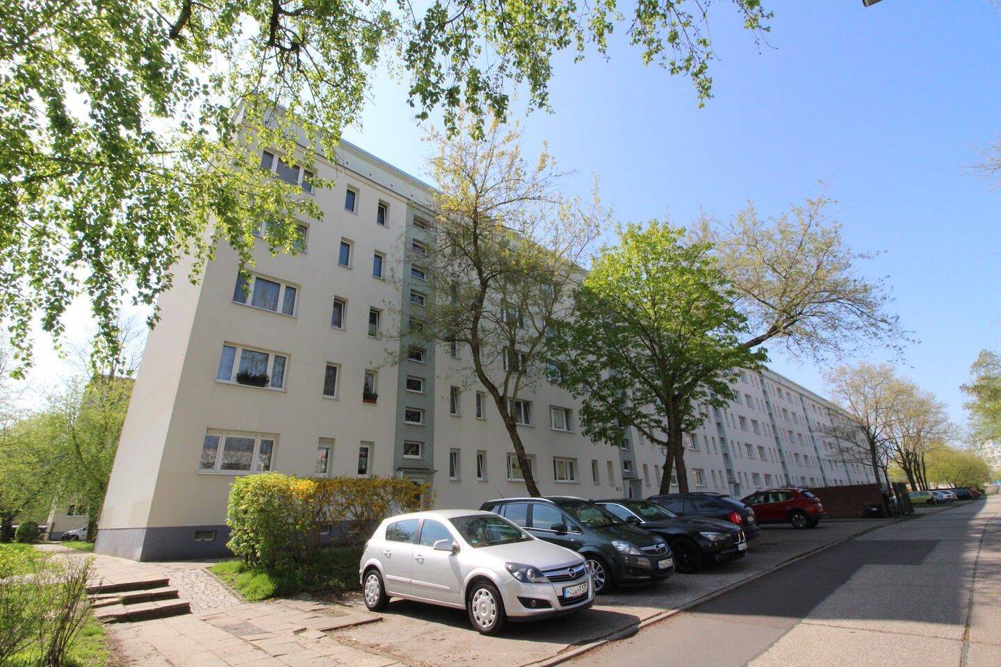 * in Sanierung * Erdgeschoss * Singlewohnung * 01.08.26 *, 6124 Halle (Saale) (Saaleaue Südliche Neustadt Westliche Neustadt)