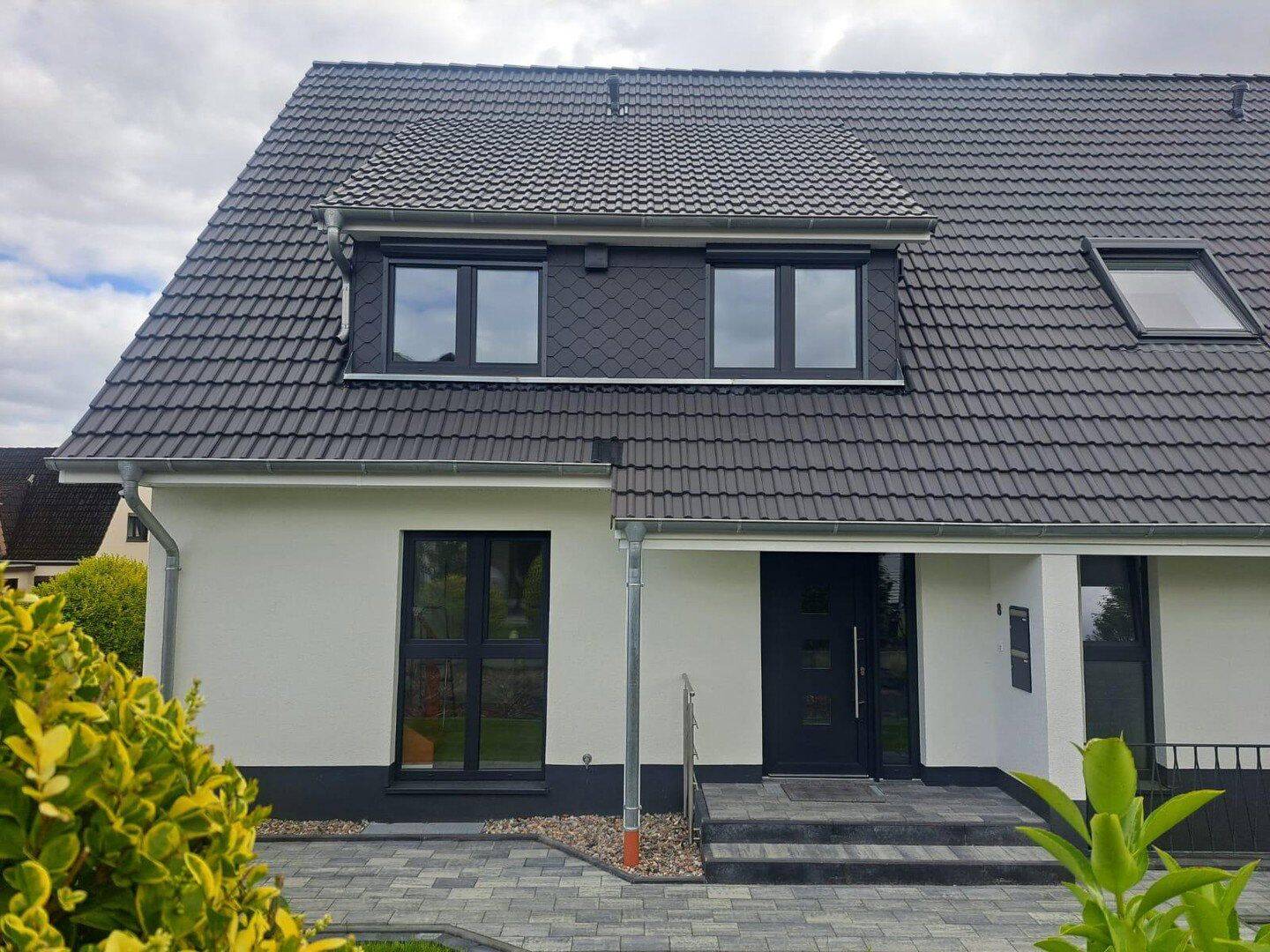 Sonnige Terrasse: Umfassend modernisierte Doppelhaushälfte, 28876 Oyten