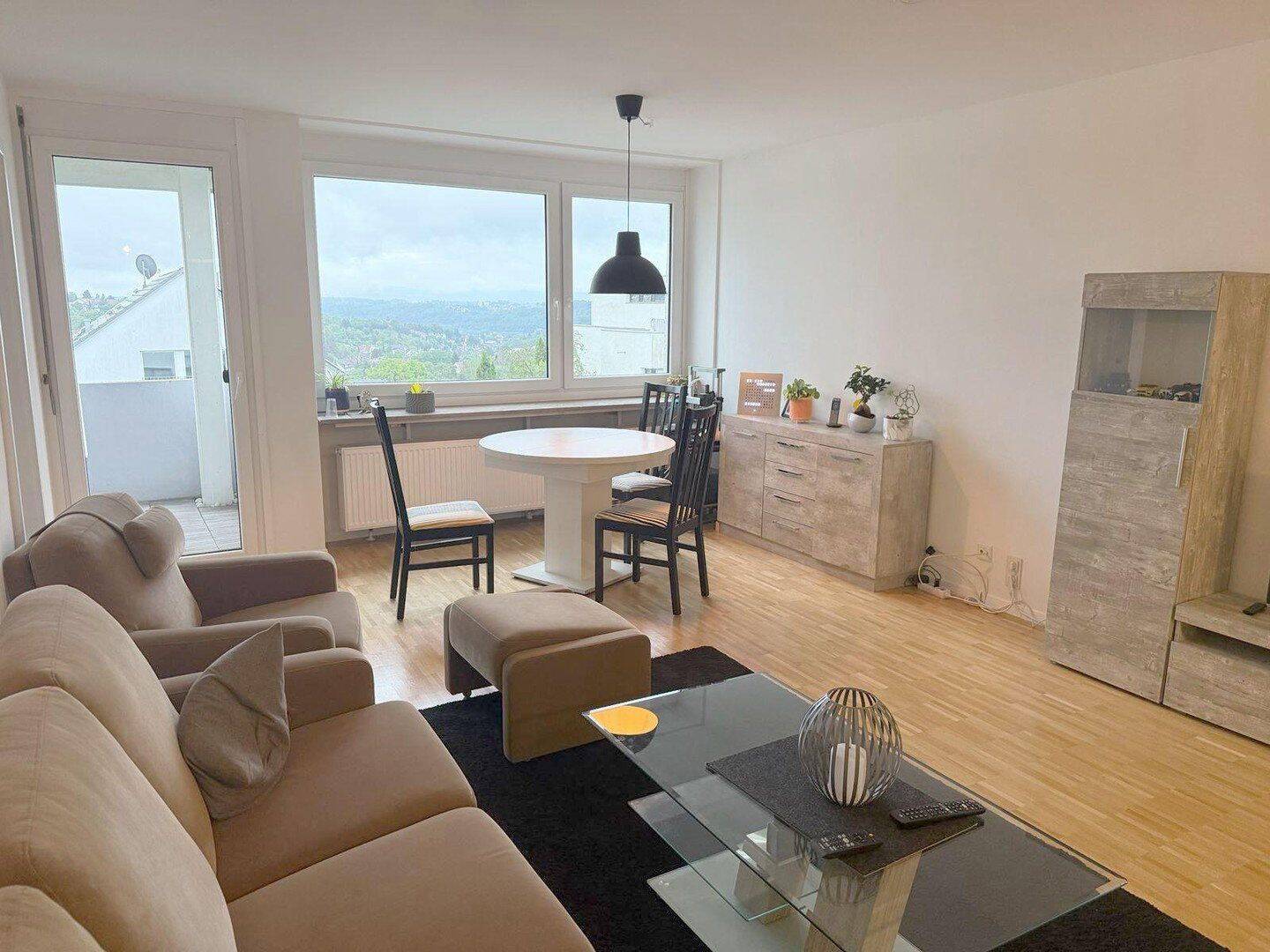 Moderne, helle 3 Zi-Whg Wohnung mit hochwertiger Einbauküche und großem Balkon in Esslingen, 73733 Esslingen am Neckar